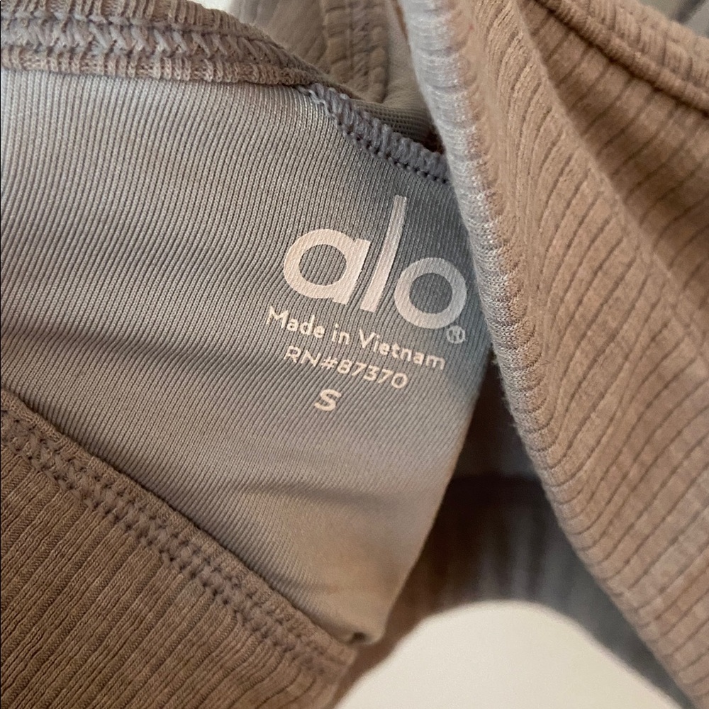 Alo Yoga Ribbed Blissful Bra Gray Size S - Picture 3 of 4
